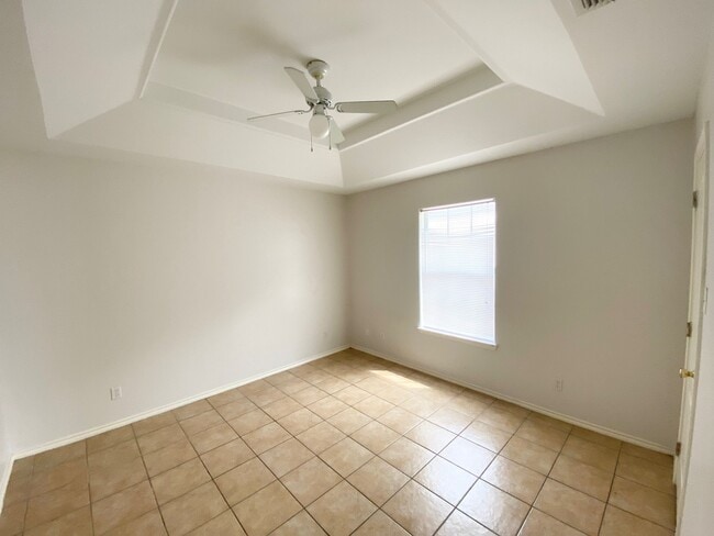 Photo - 820 N Cross Ln Unit 1
