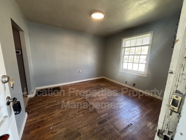Photo - 121 W 14th St