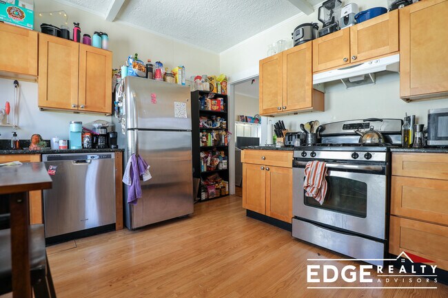 Building Photo - 7 Greylock Rd Unit 2 Rental