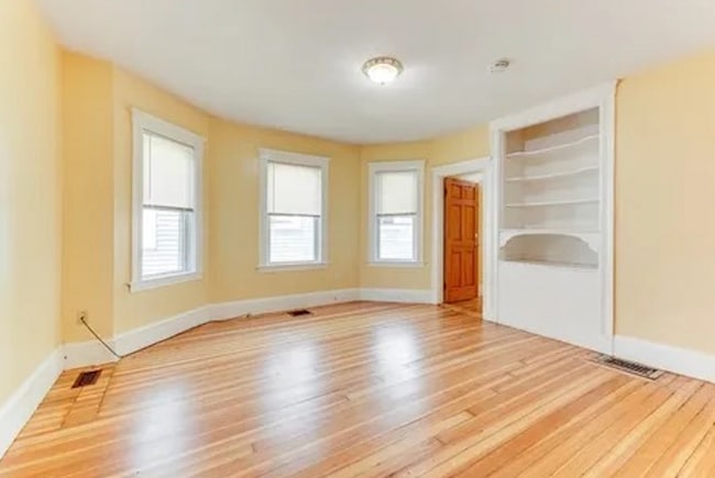 8 Ridgewood St Unit #1
