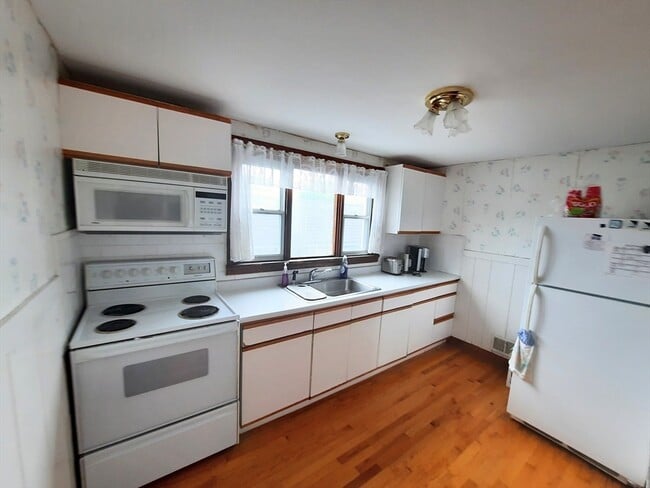 15 Kenilworth St