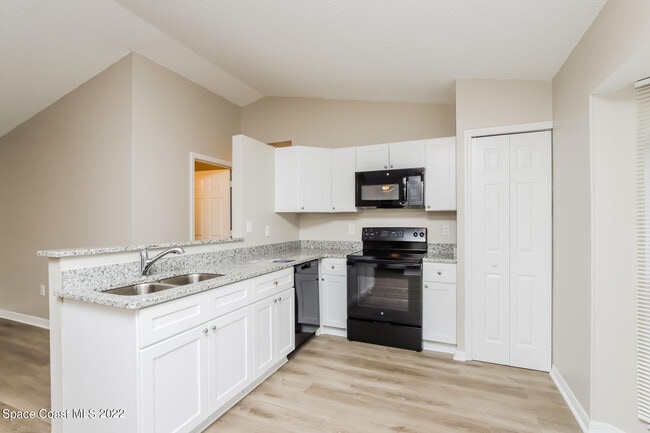 Photo - 1790 Lantana Ct NW House