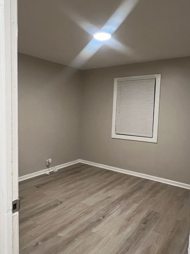 Photo - 1468 W 32nd St Unit 1468 W 32nd St