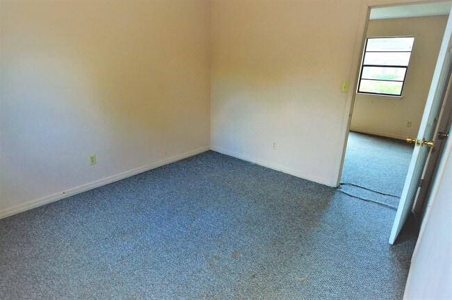 Photo - College Corner Apartments Unit 6
