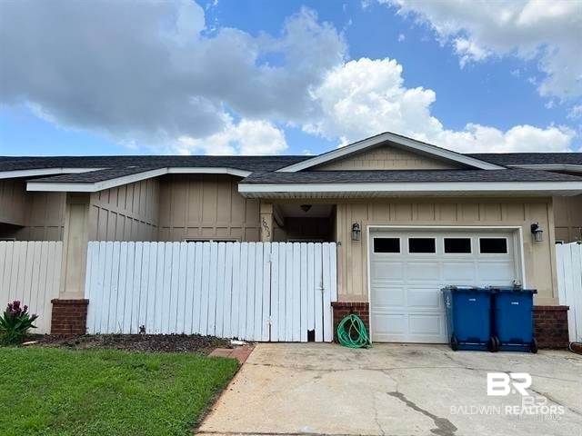 Building Photo - 501 Cotton Creek Dr