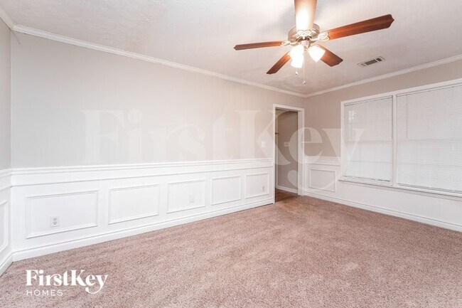 1872 Red Rose Ln