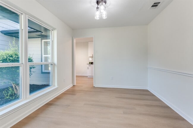 Photo - 1424 Stagecoach Dr