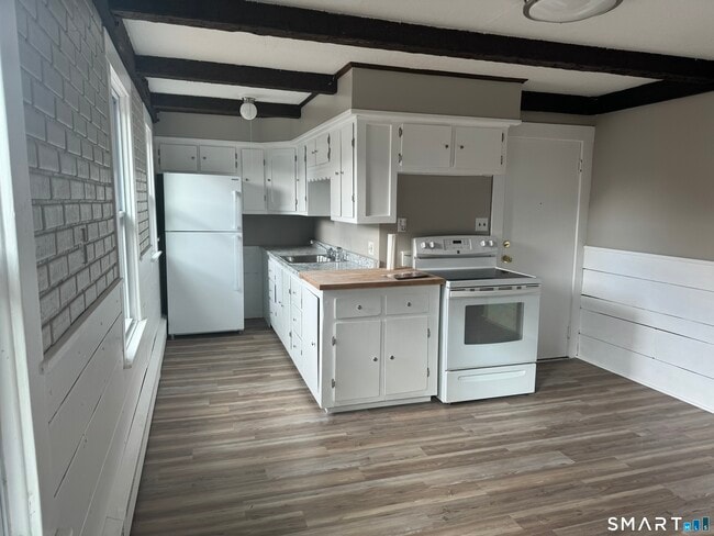 Photo - 226 Hillside Ave Unit 2nd Floor