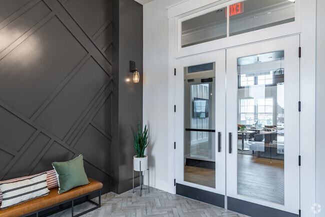 Leasing/Clubhouse Lobby