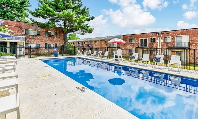 Laurel Manor Apartments