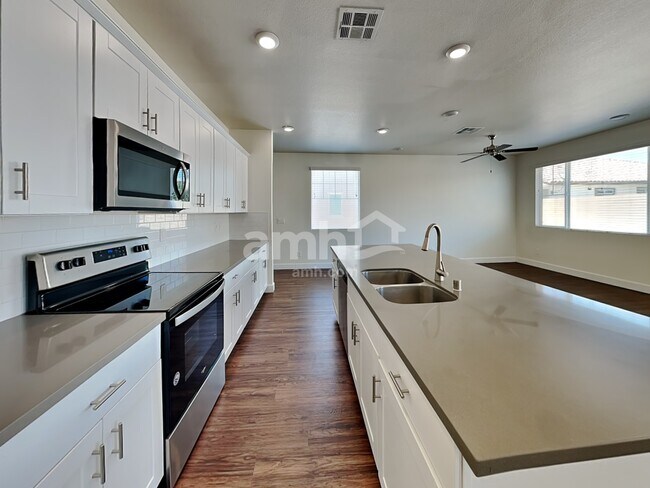 Photo - 1706 Macchia Ave