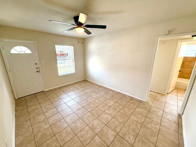 Photo - 520 Prado St Unidad 1