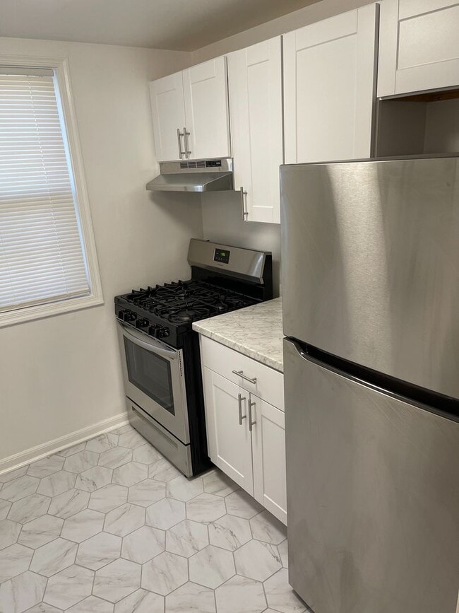 Photo - Top Floor 2BR, 1BA Garden Condo Near Ballston Metro Unit 2