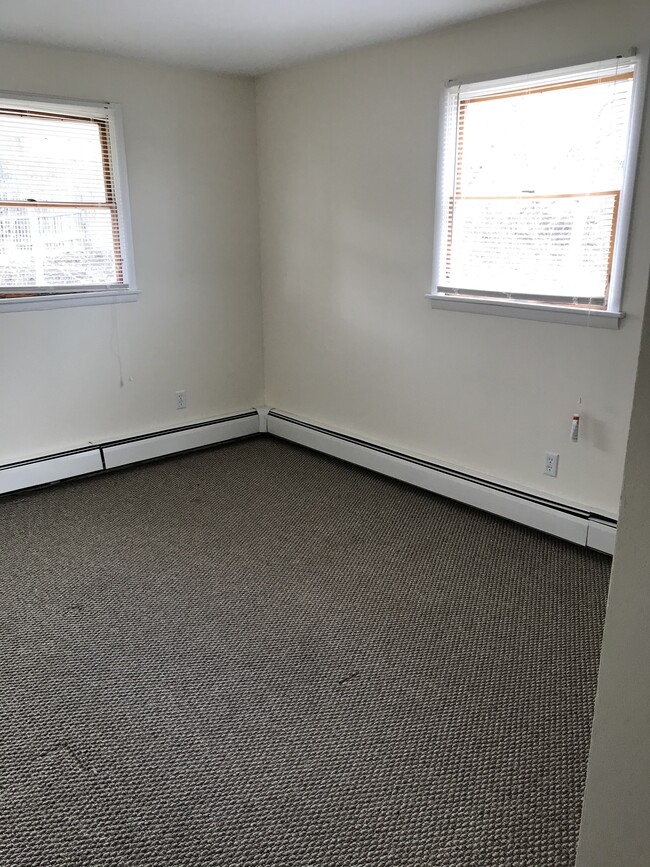 Photo - 831 Squires Ave