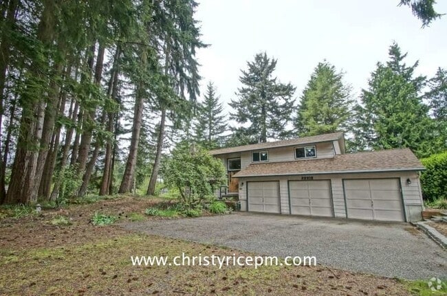 Building Photo - 20918 NE 78th St Rental