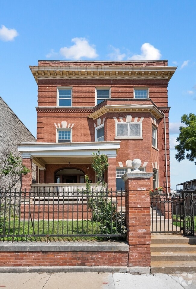 Building Photo - 4541 S Forrestville Ave Unit 3 Rental