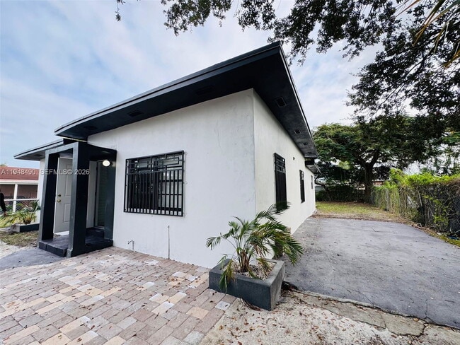 Photo - 1210 Fisherman St