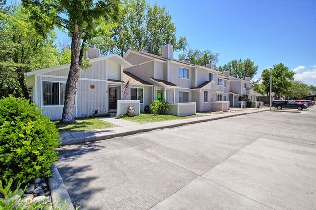 Photo - 2 Bed 1.5 Bath Near CMU