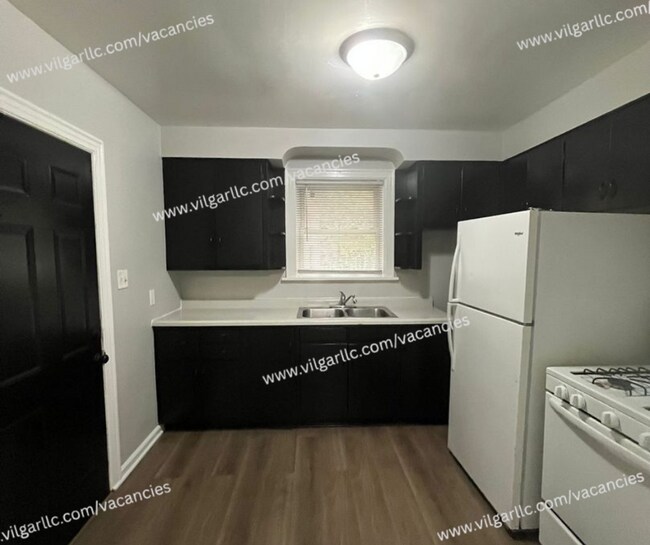 Photo - 4110 Drummond St Unit 1