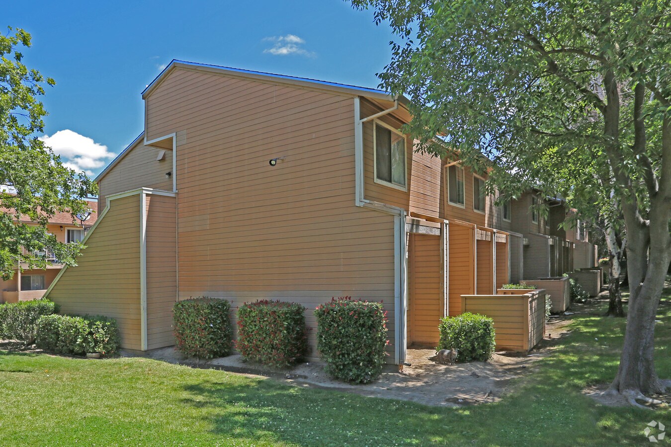 Natomas Court Apartments - Natomas Court Apartments