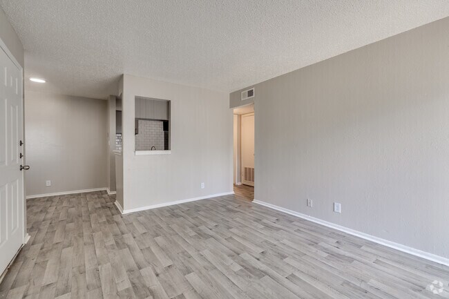 1BR, 1BA - 700SF - Living Area