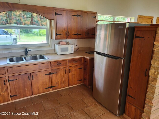 Photo - 1333 Worth Ct NE