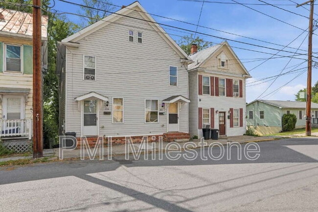 316 N High St