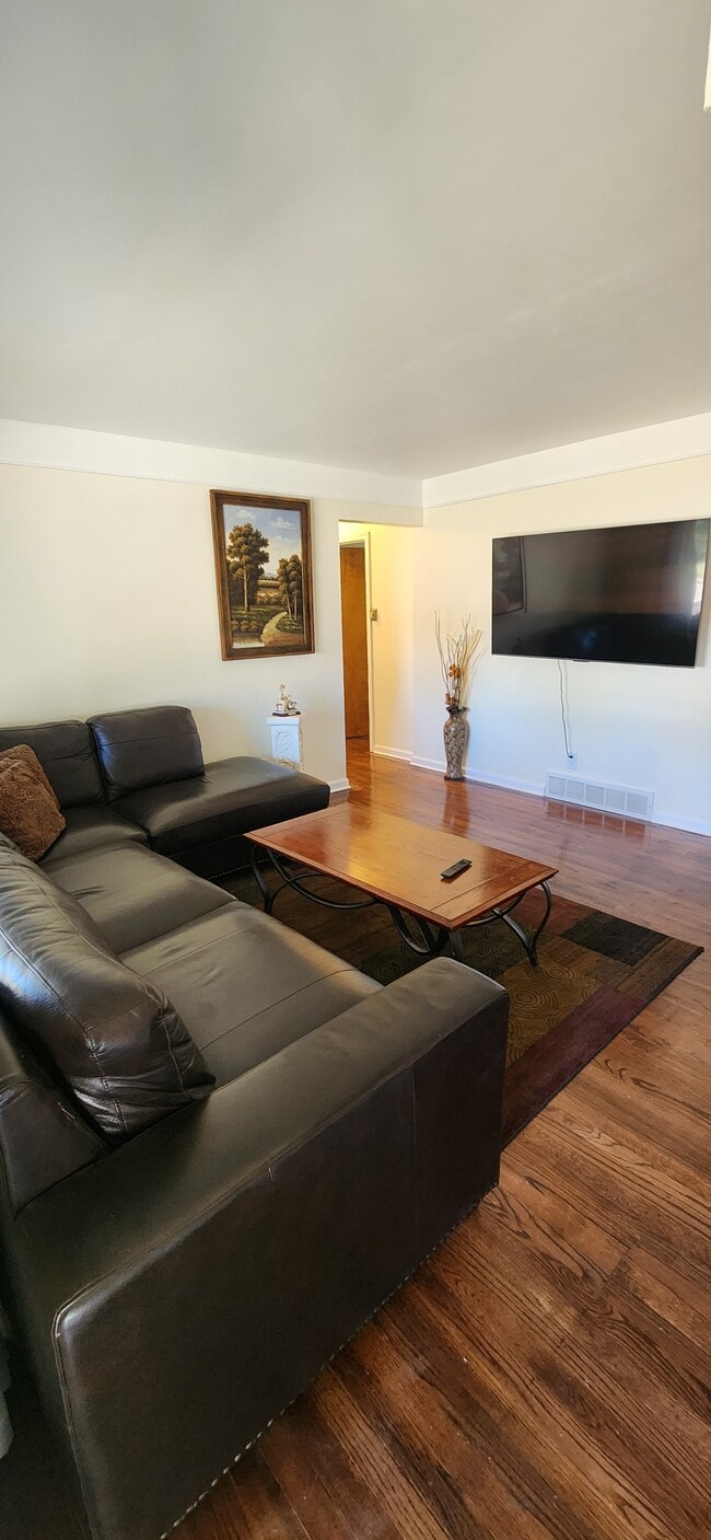 Photo - 11201 Haller St