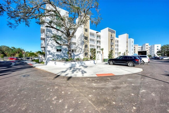 Photo - 1703 N Tamiami Trl Unidad B307 Rental