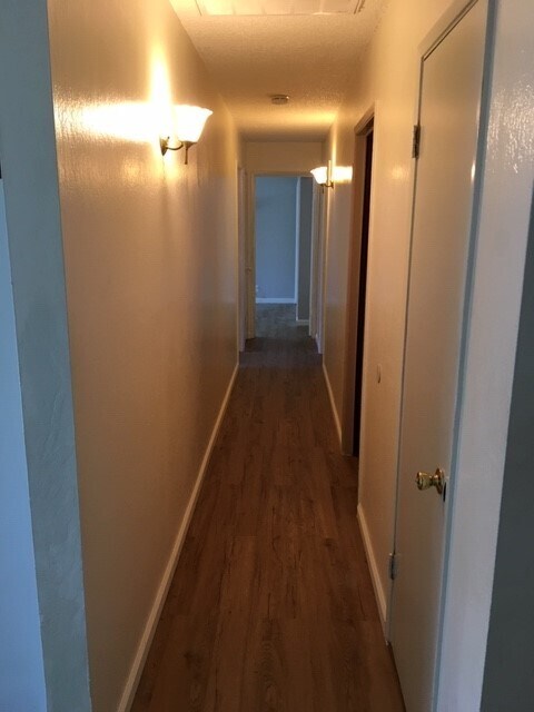 Photo - 2557 Silsby Ave