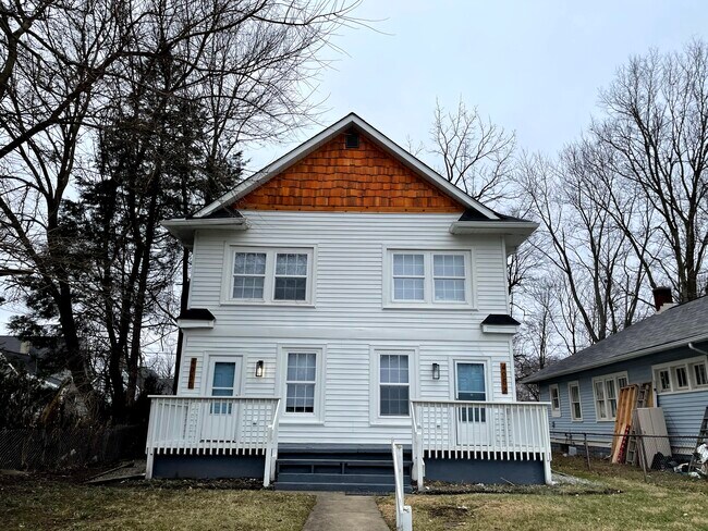 Photo - 4050 Cornelius Ave