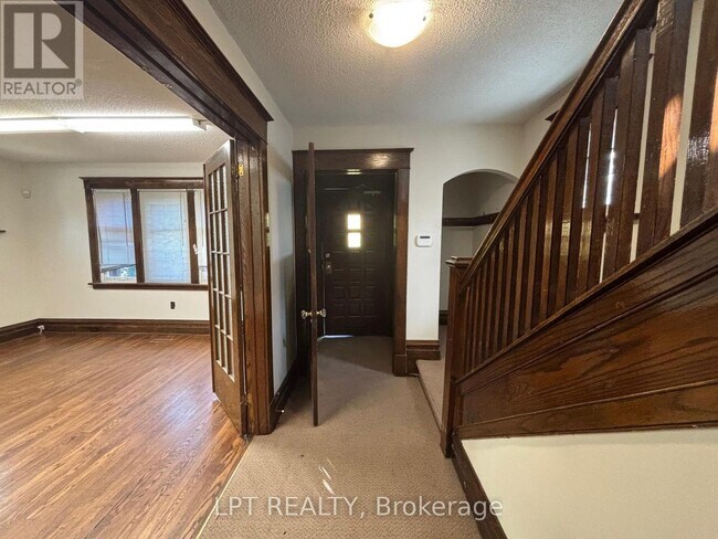 Photo - 322 Waverley St