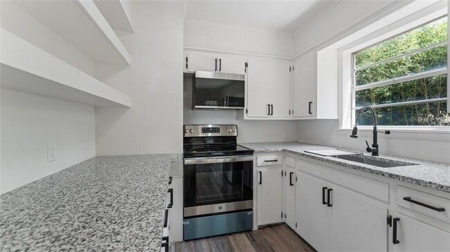 Photo - 828 W Caraway St