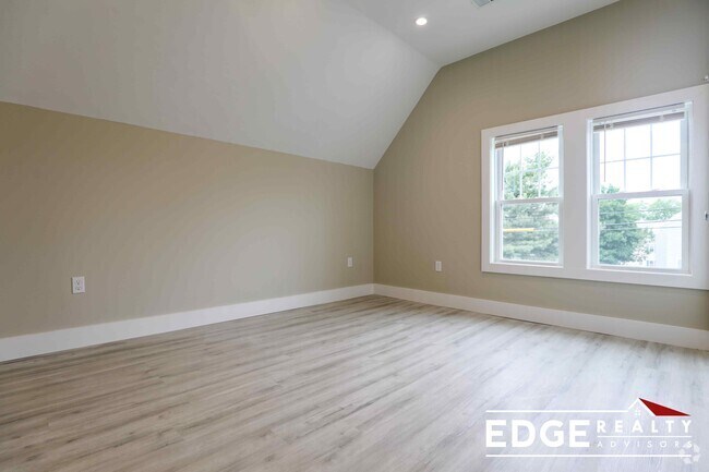 Building Photo - 113 Murdock St Unit 3 Rental