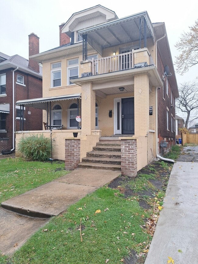 Photo - 2067 Hazelwood St