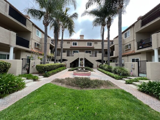 Photo - 3 Blocks To Downtown! Upper: 3 Bedroom 3 Bath,