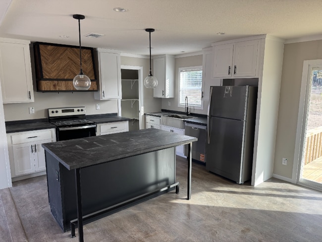 Photo - 262 Patriot Ln