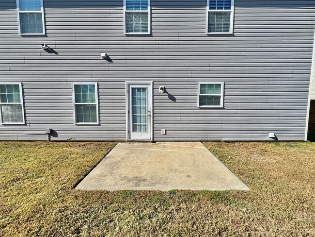 Photo - MOVE-IN READY! [PET FRIENDLY]