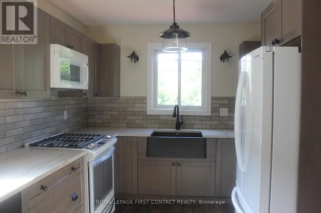 Photo - 16 Rosenfeld Dr