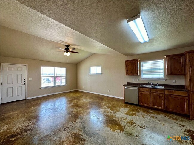 Photo - 5353 Airport Hwy