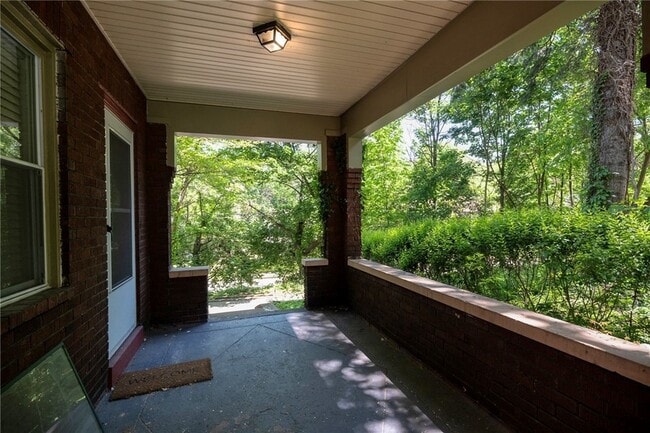 Photo - 565 Ardmore Blvd