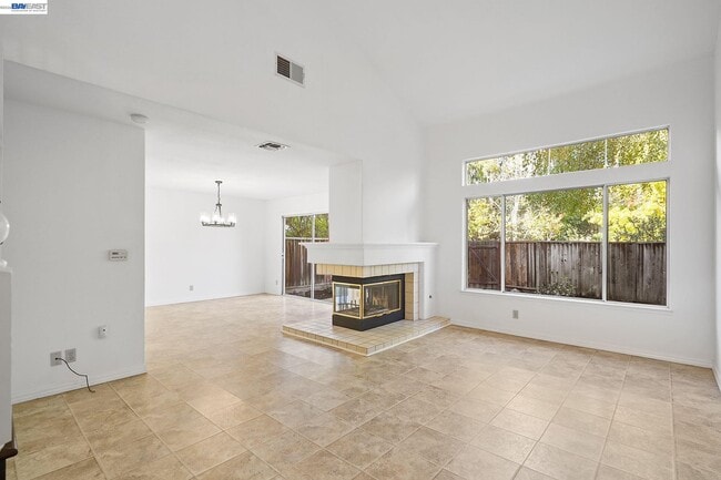 Photo - 493 S Clovercrest Ln