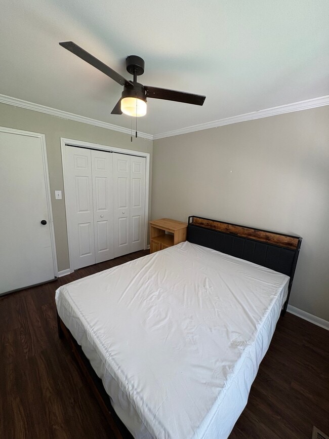 Photo - 207 Coachman Dr