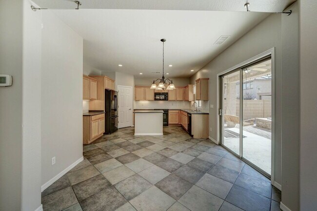 Photo - 2143 W Marconi Ave