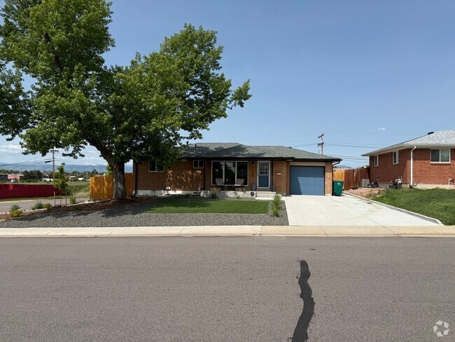 Front of house. - 7101 Clay St Rental