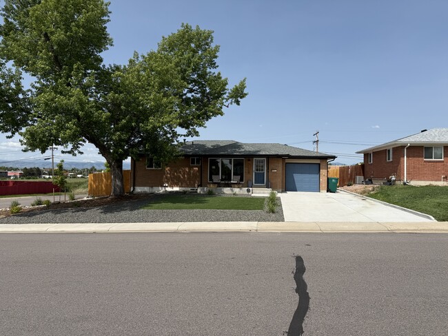 Front of house. - 7101 Clay St House