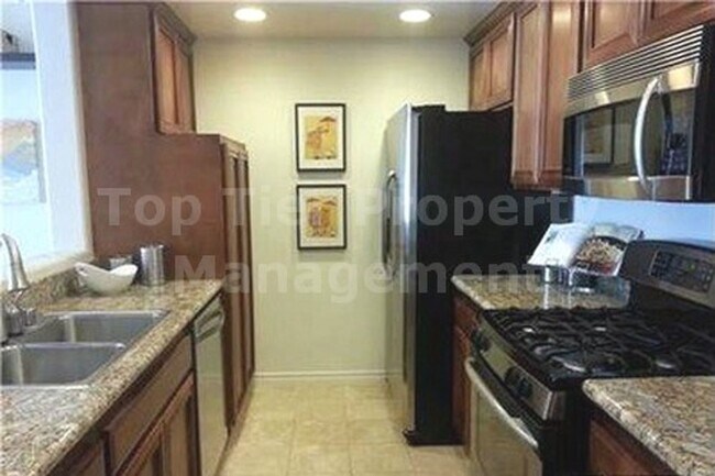 Photo - *OPEN HOUSE - 11/01 AND 11/02 - 2:00-5:00 ... Unidad 105