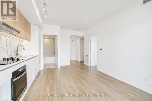 Photo - 1100 Sheppard Ave W Unit 928