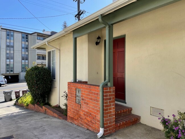 Photo - 655 Oakland Ave Unit C