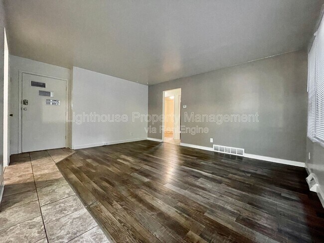 Photo - 4220 Curwood Ave SE